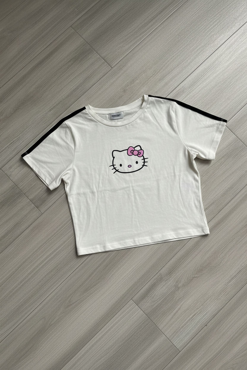 Camiseta Hello Kitty blanca - diagonal